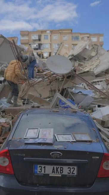 18 españoles muertos en terremotos