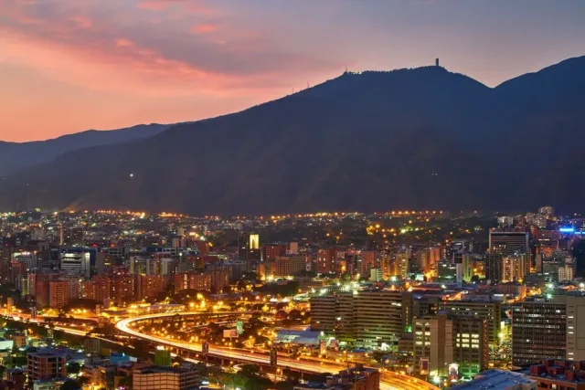 Dos terremotos de 7,5 y 7,2 sacudieron Caracas en 39 segundos