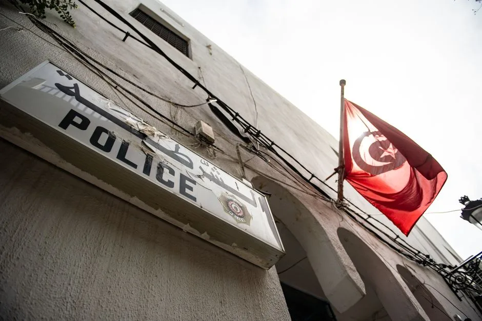 Policía acusa a Marruecos de guiar masiva entrada a Ceuta